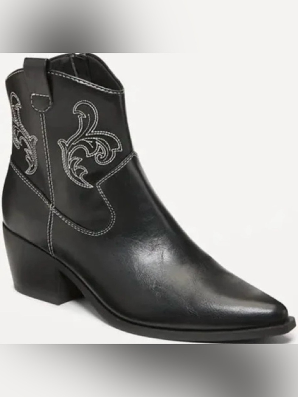 Old Navy Black Western-Inspired Ankle Bootie with Contrast Stitching Size 7.5